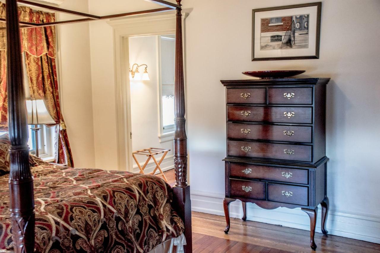 Historic Benner Mansion Bed & Breakfast Allentown Room photo